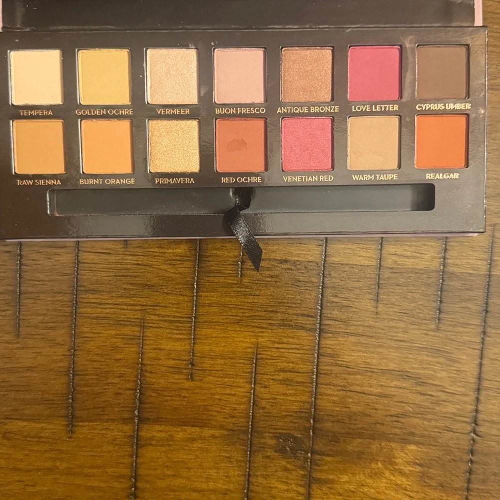 Anastasia Beverly Hills iconic modern